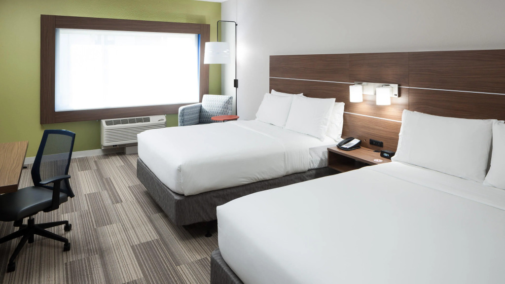 Holiday Inn Express & Suites Orlando At SeaWorld by IHG