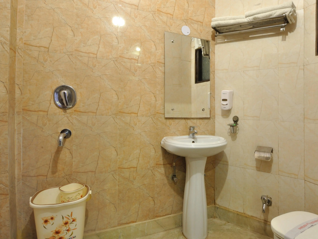Hotel Nirmal Mahal - Paharganj - New Delhi