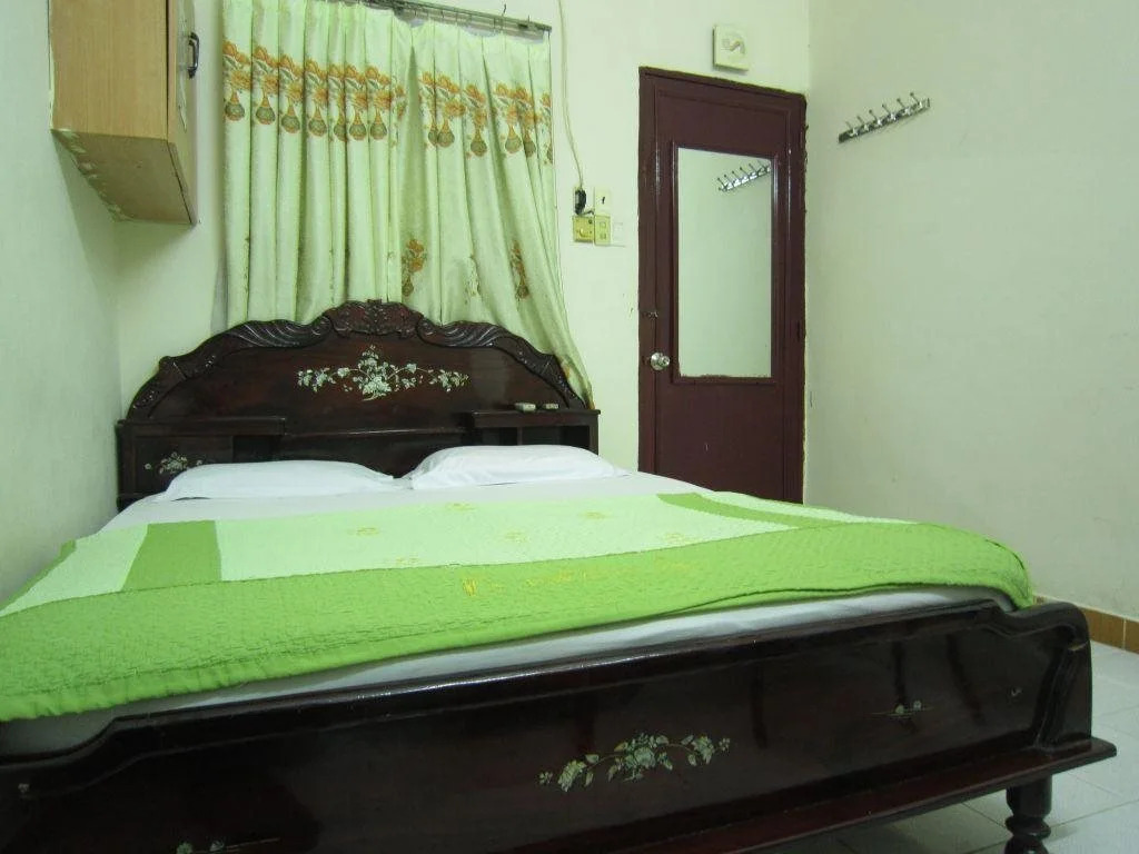 Khách Sạn Hạnh Long