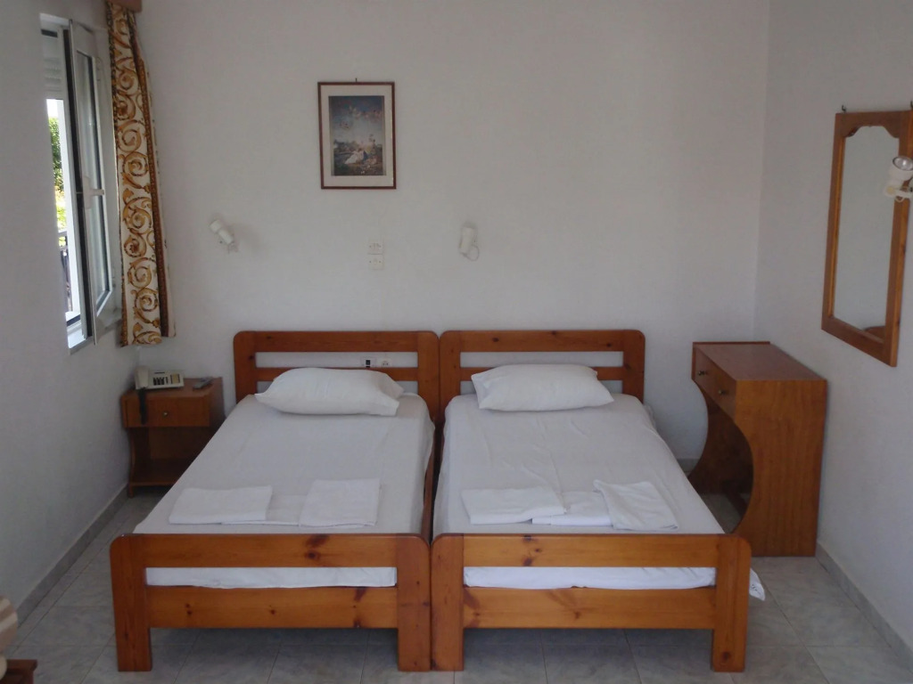 Niriis Hotel
