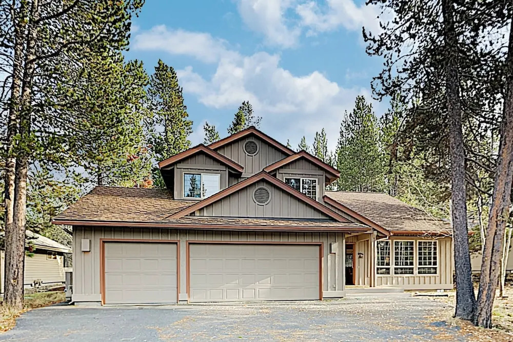 Tranquil North End Gem W/ Hot Tub & Bikes 5 Bedroom Home