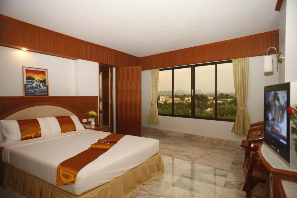 Boon Siam Hotel