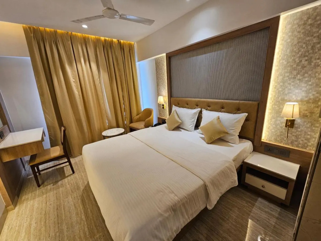 Hotel Golden Nest - Thane