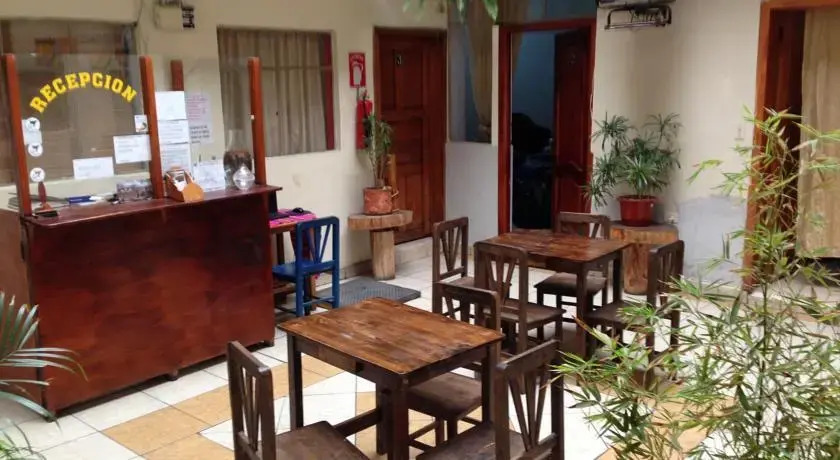 Hostal Alvanos