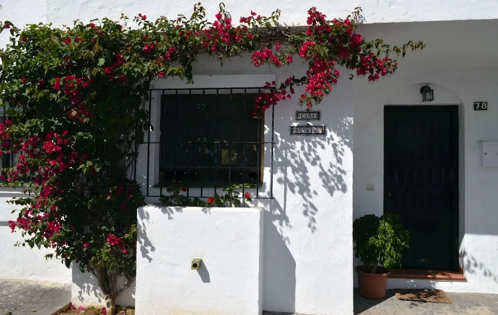 San Pedro, Marbella, Guadavillas Beach Resort. 5 Bed 5 Bath House