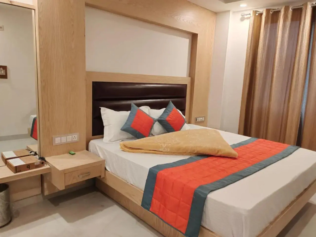 krishnaDxInn Guest House