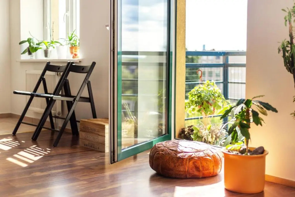 #stayhere - Spacious & Bright 1BDR Apartment Shopping District