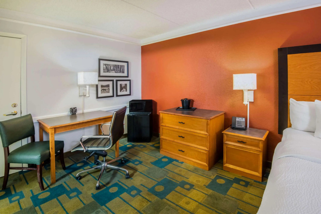 La Quinta Inn by Wyndham Colorado Springs Garden of the Gods