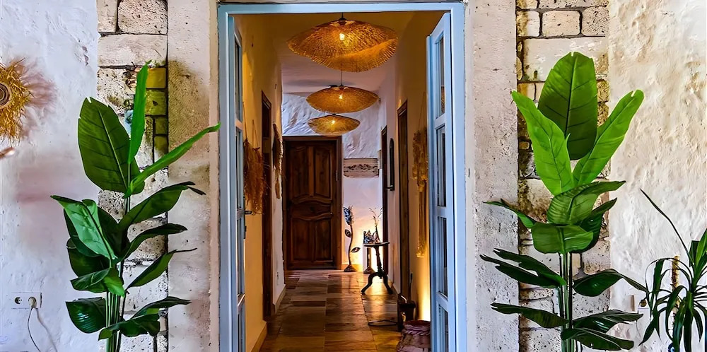 Dort Mevsim Alacati