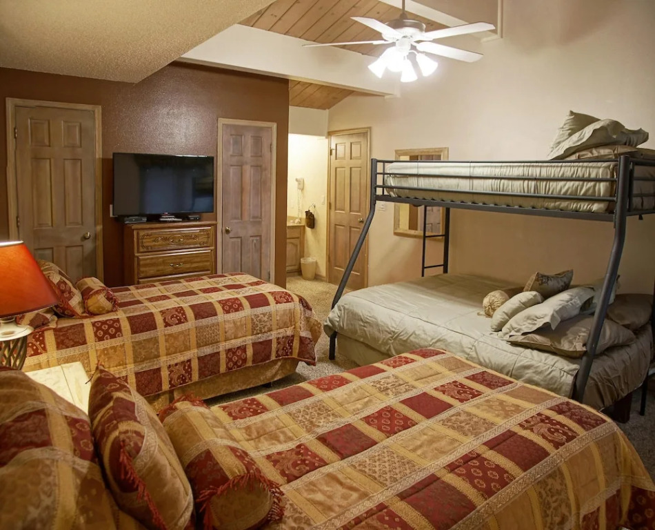 The Phoenix 102 [4-Bedroom] (202757-3657) Condo