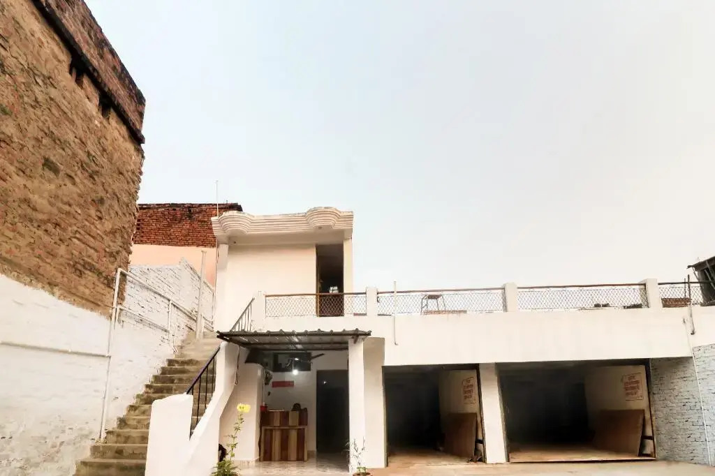 Harikesh Villa by OYO Rooms
