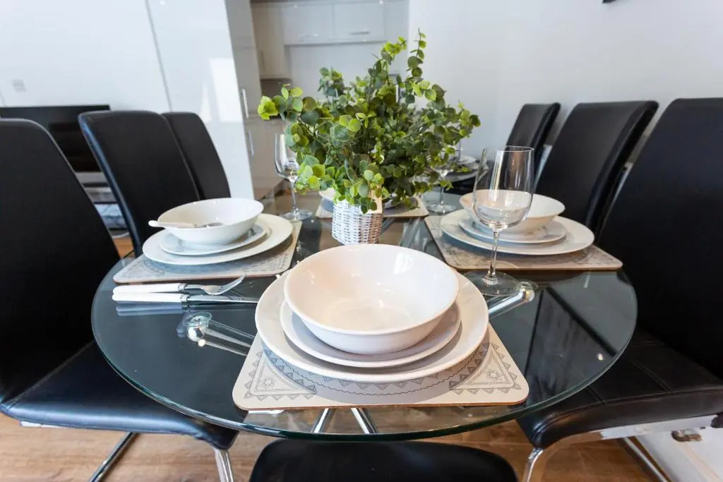 Preston Mews - Hot Tub, Parking, Sleeps 8!