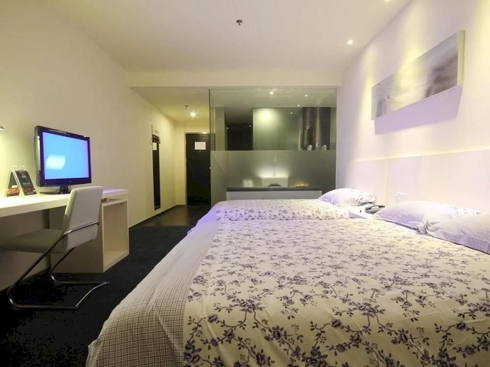Motel 168 Wuxi Changjiang Road Branch