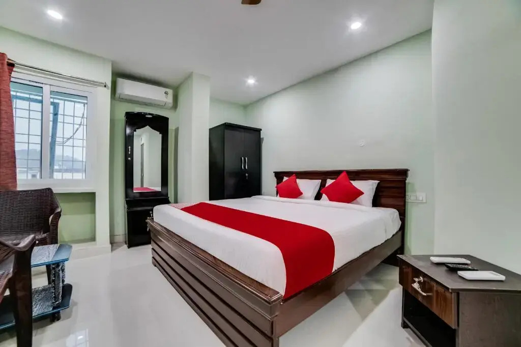 Hotel Shreshta Inn by OYO Rooms