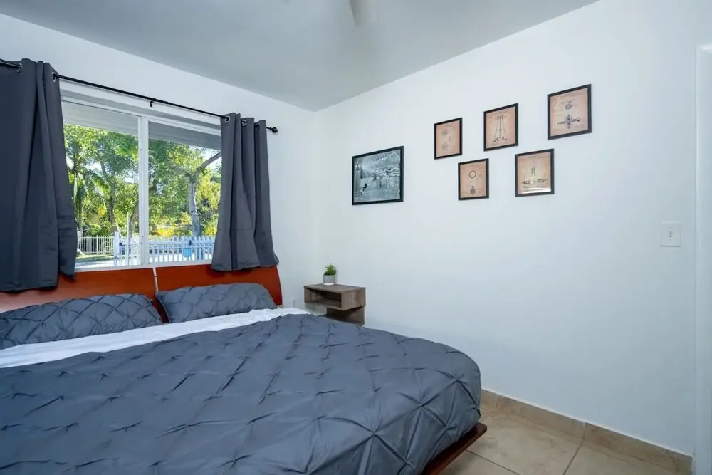 Abundant 3BD Home King Bed Free Parking Wi-fi