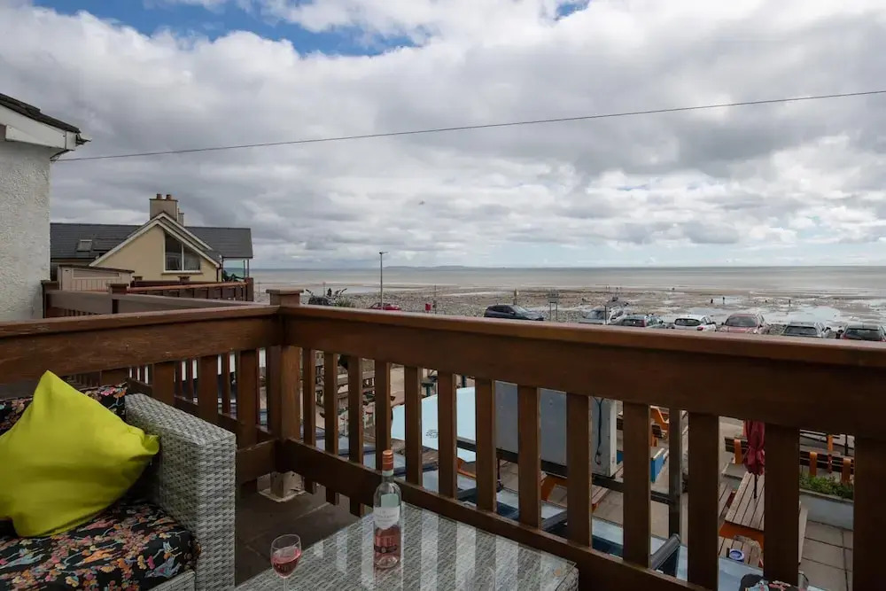 Temple Bar Apartment - Sea Front Views