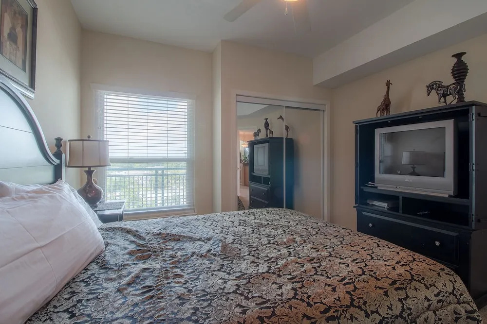 Legacy Towers-Legacy I 803