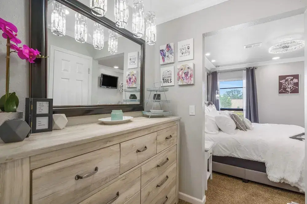 Clubhouse Bungalow - Community Amenities
