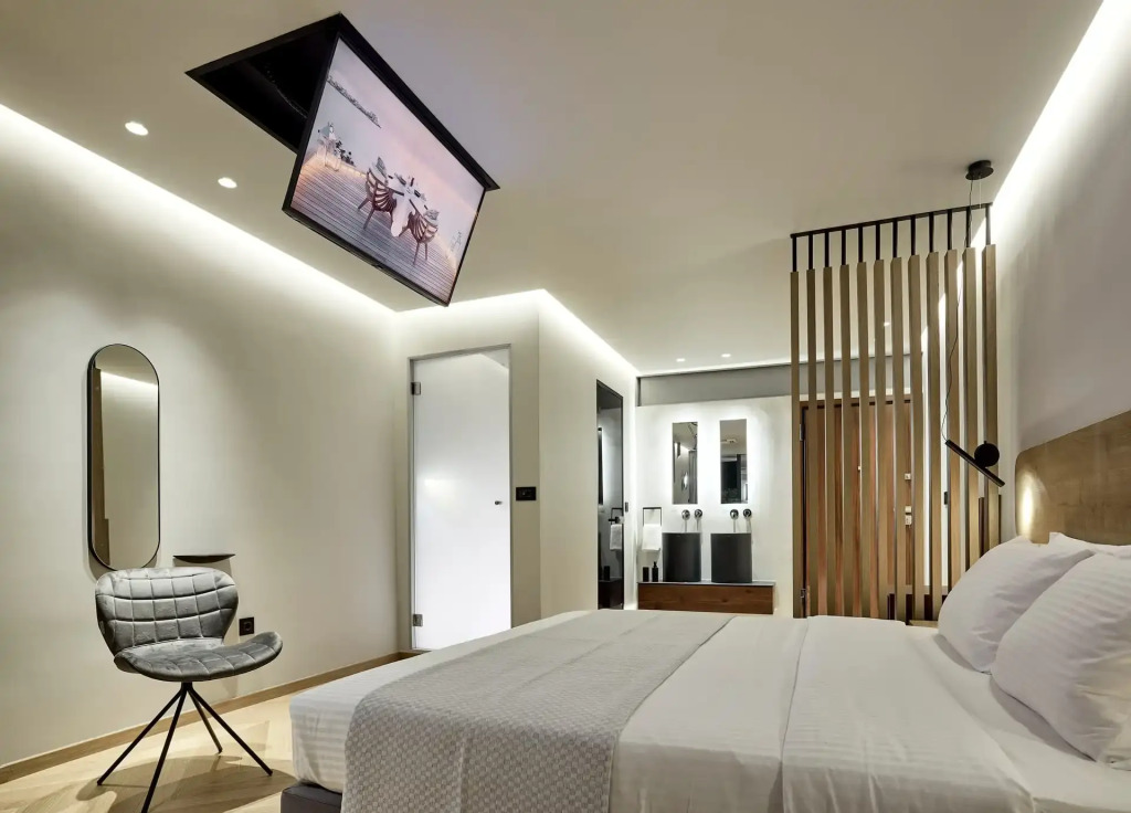 Cama Luxury Suites Kavouri