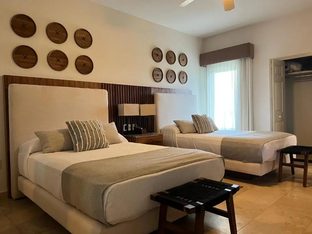 Beachfront 2 bedroom Condo in Playa Royale Resort, Nuevo Vallarta