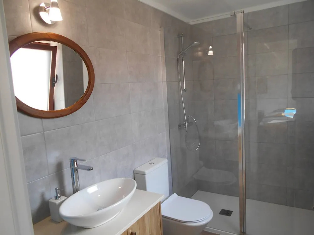 Cottage With 2 Bedrooms With Both En-suite Bathrooms in a Seaside Village