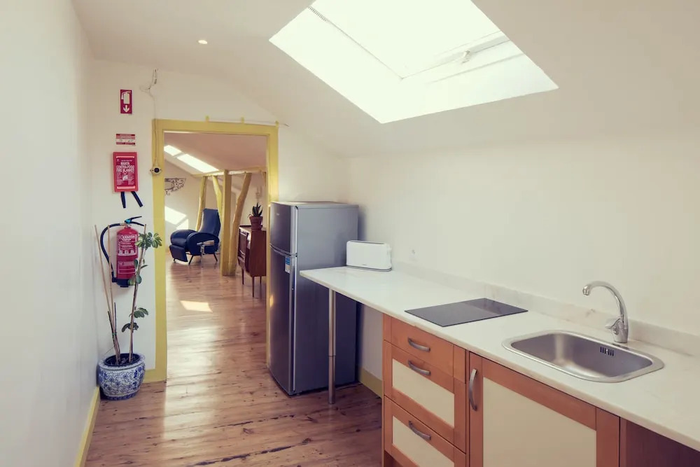 Lisbon Calling Rooms & Studio