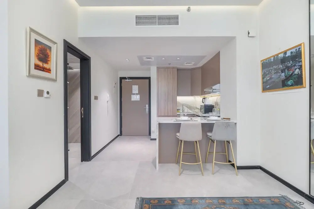 Cozy Studio Near Miracle Garden With Balcony