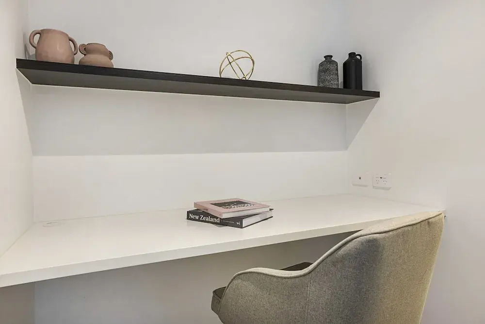 Modern, Executive 1 Bedroom Apartment With Balcony