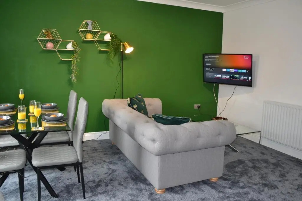Oak Tree Boutique Apartment - 2 Bedrooms Apartment - Stayseekers