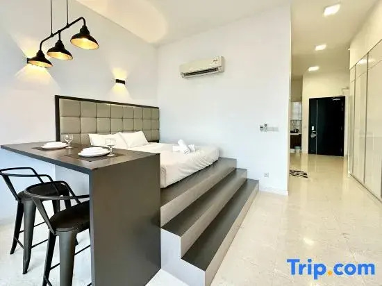 Sky 88 Highfloor Cityview Couple Suites near KSL | Studio