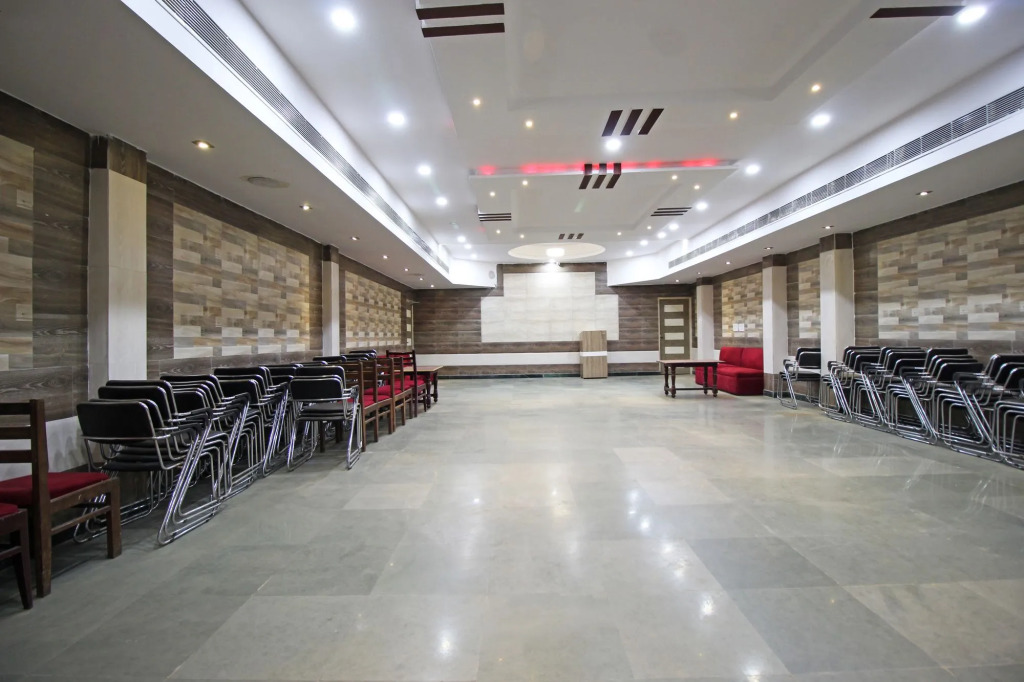 OYO 5539 Merit Hotel