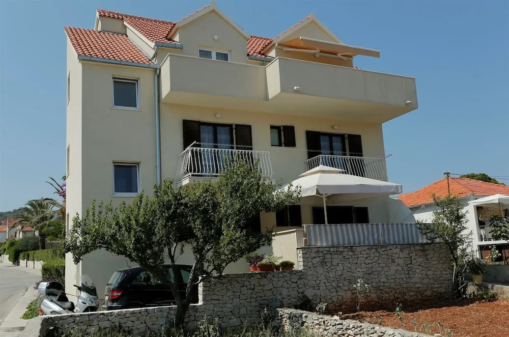 Apartment Bracholet