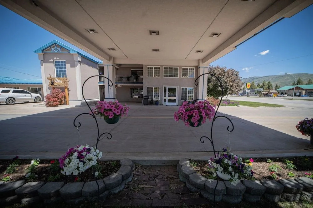 Clover Creek Inn