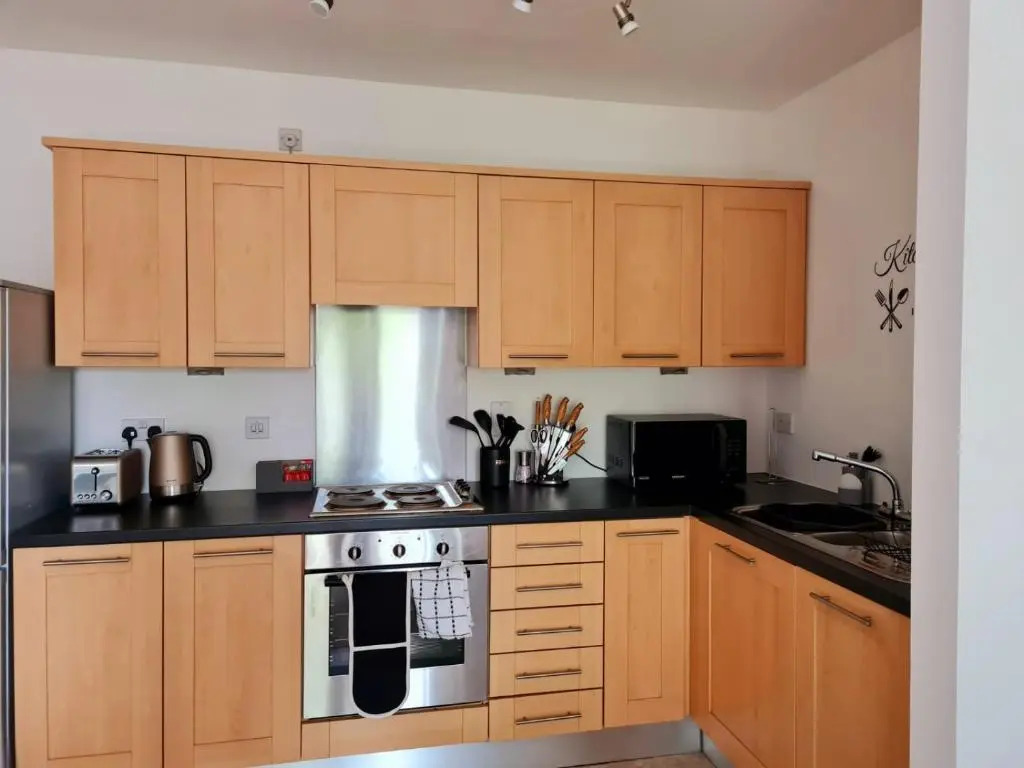 Emerald Blossom-Central Warrington, Luxurious Yet Homely, WiFi, Secure Parking
