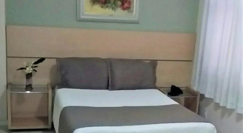 Gold Avenue Hotel