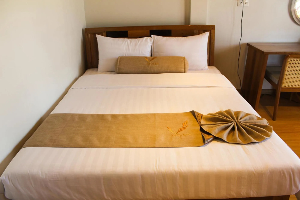 Eagles Beach Resort