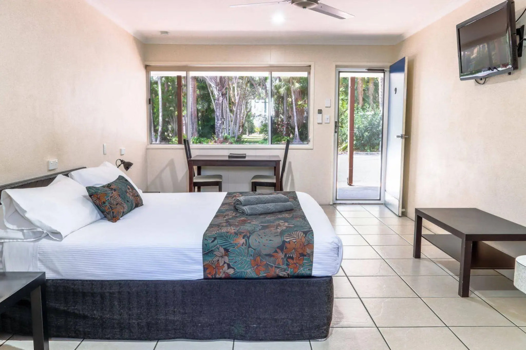 Tin Can Bay Motel