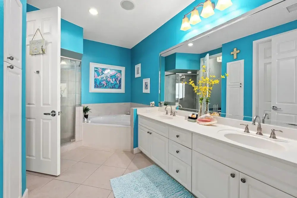 Beachfront Luxury 2Bd 2Ba Condo With Balcony! Sleeps 6!