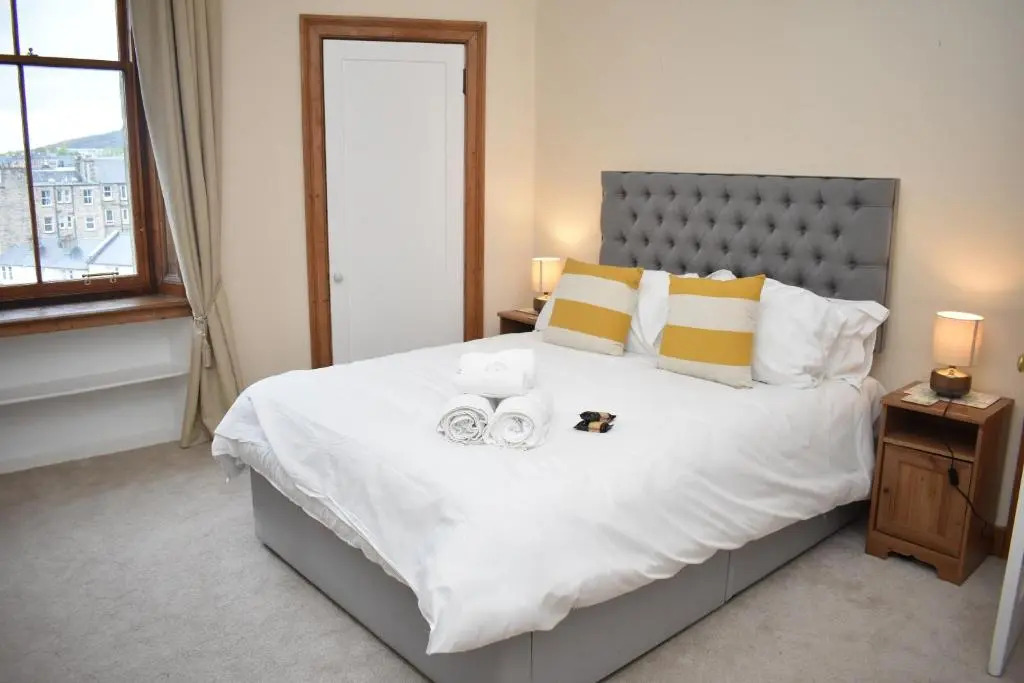 East Claremont - beautiful 2BR apartment in Central Edinburgh