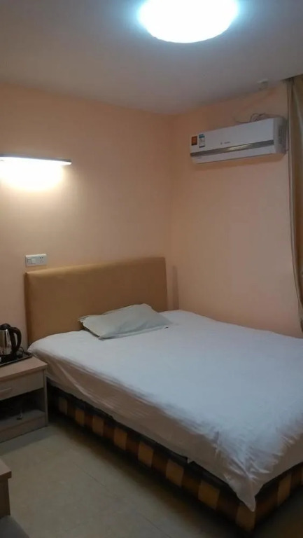 Stars 99 Hotel (Shanghai Railway Station No. 2 branch)