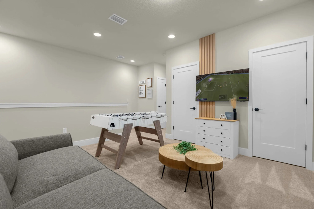 Upstay - Townhouse with Private Pool and Foosball, Clermont