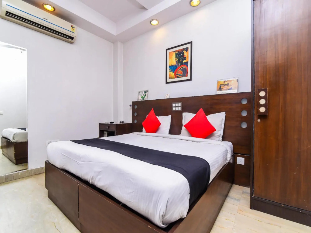 Oyo Rooms Lajpat Nagar Market