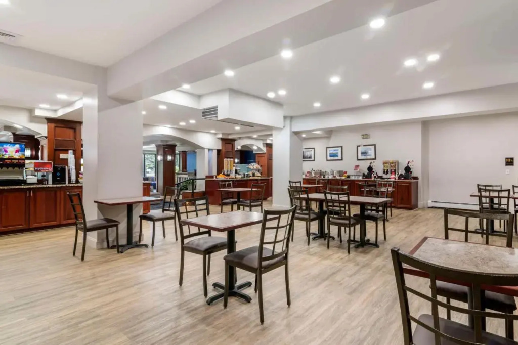 Parkwood Inn Magnuson Grand