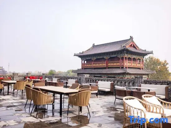 Mingshui Ancient City Lingqian Inn