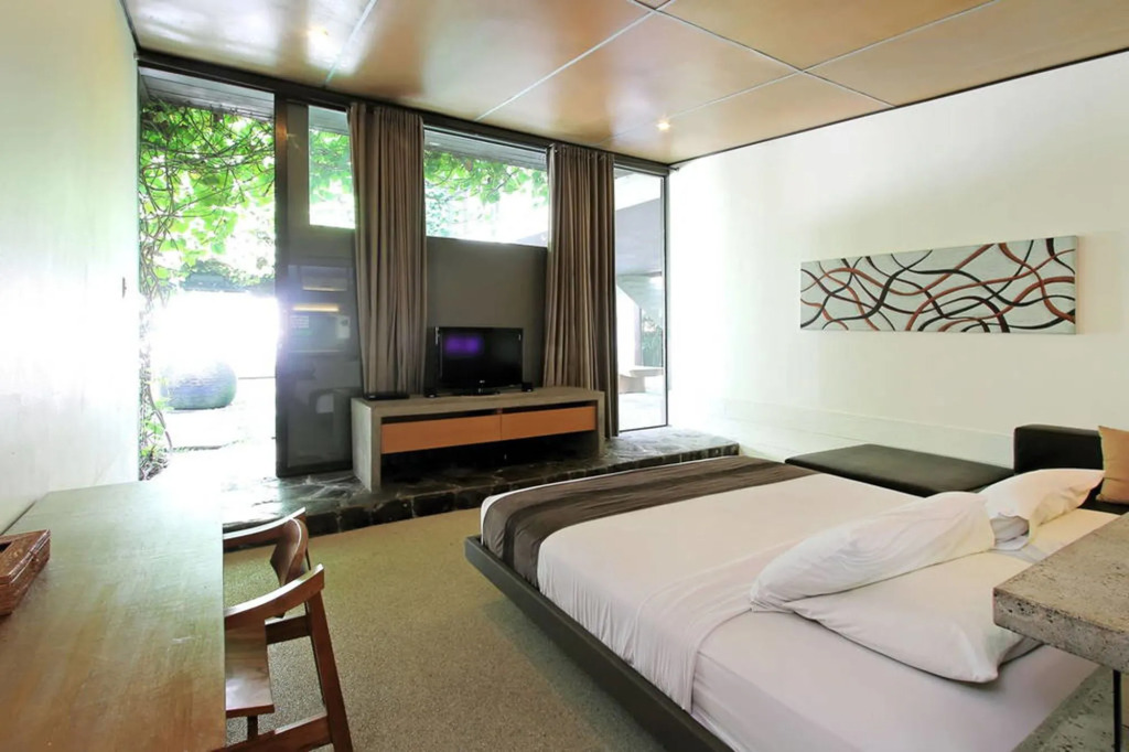 Clio Apartment