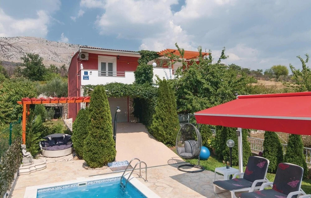 Pet Friendly Home In Srinjine With Sauna