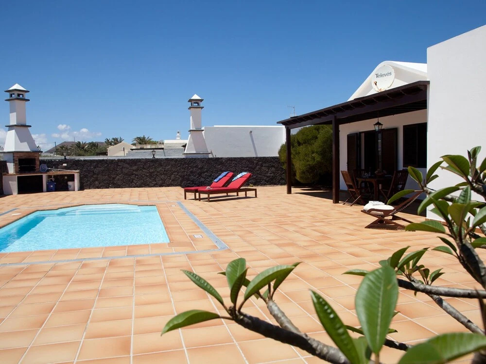 Very Centrally Located, Detached Villa With Private Swimming Pool in Lanzarote