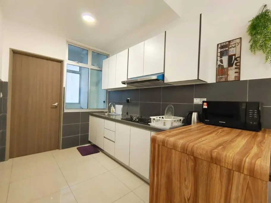 A1403 JB CITY SKS HABITAT LARKIN 2BR 6Pax 100mbps NETFLIX!! By STAY