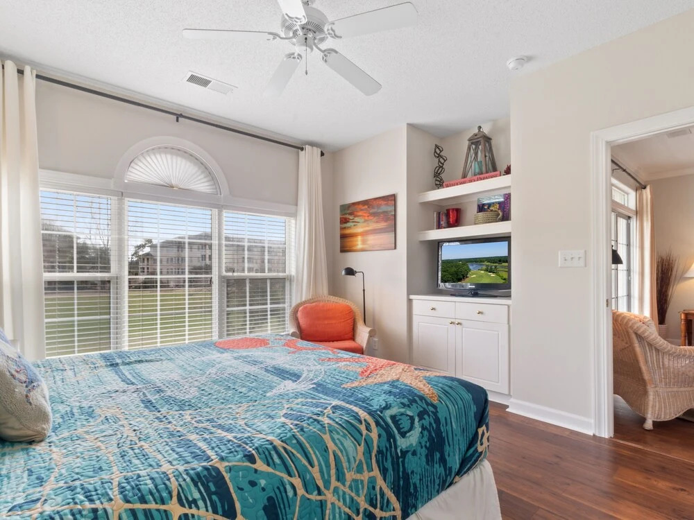 Wedgewood #324 2 Bedroom Condo by RedAwning