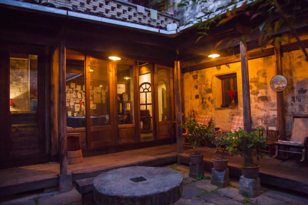 Pig's inn Xidi